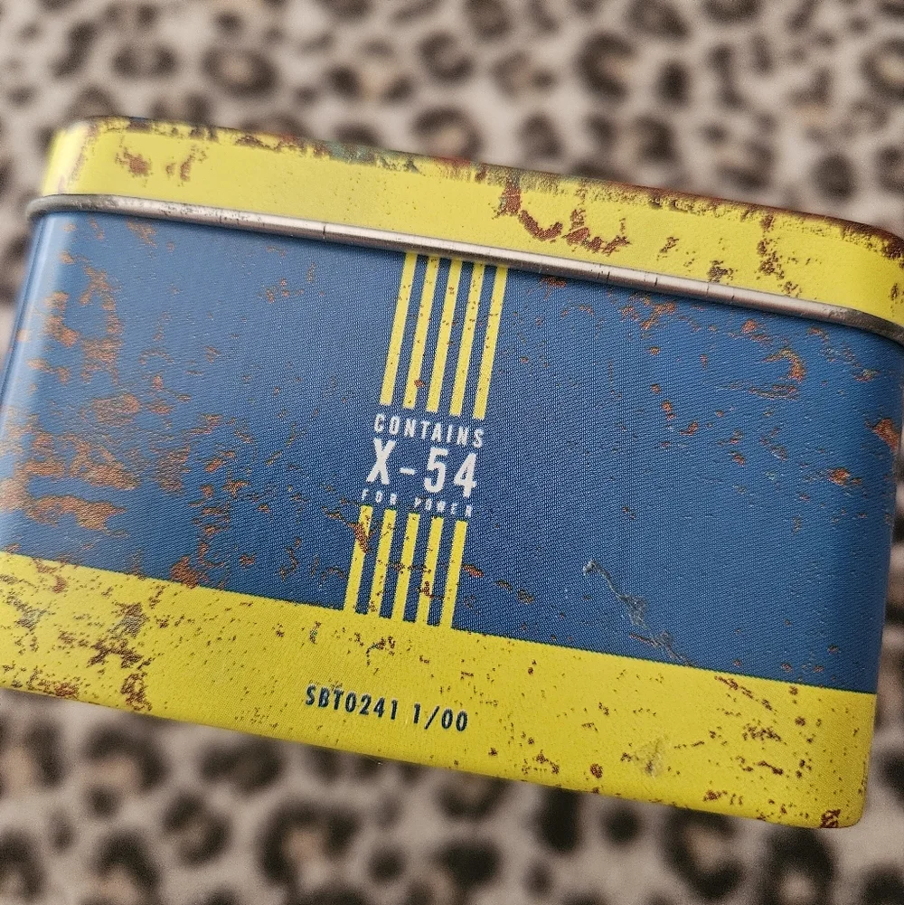 Fossil Blue and Yellow Faux Rust Metal Watch Tin, SBT0241 1/00, 2000 Y2K Vintage